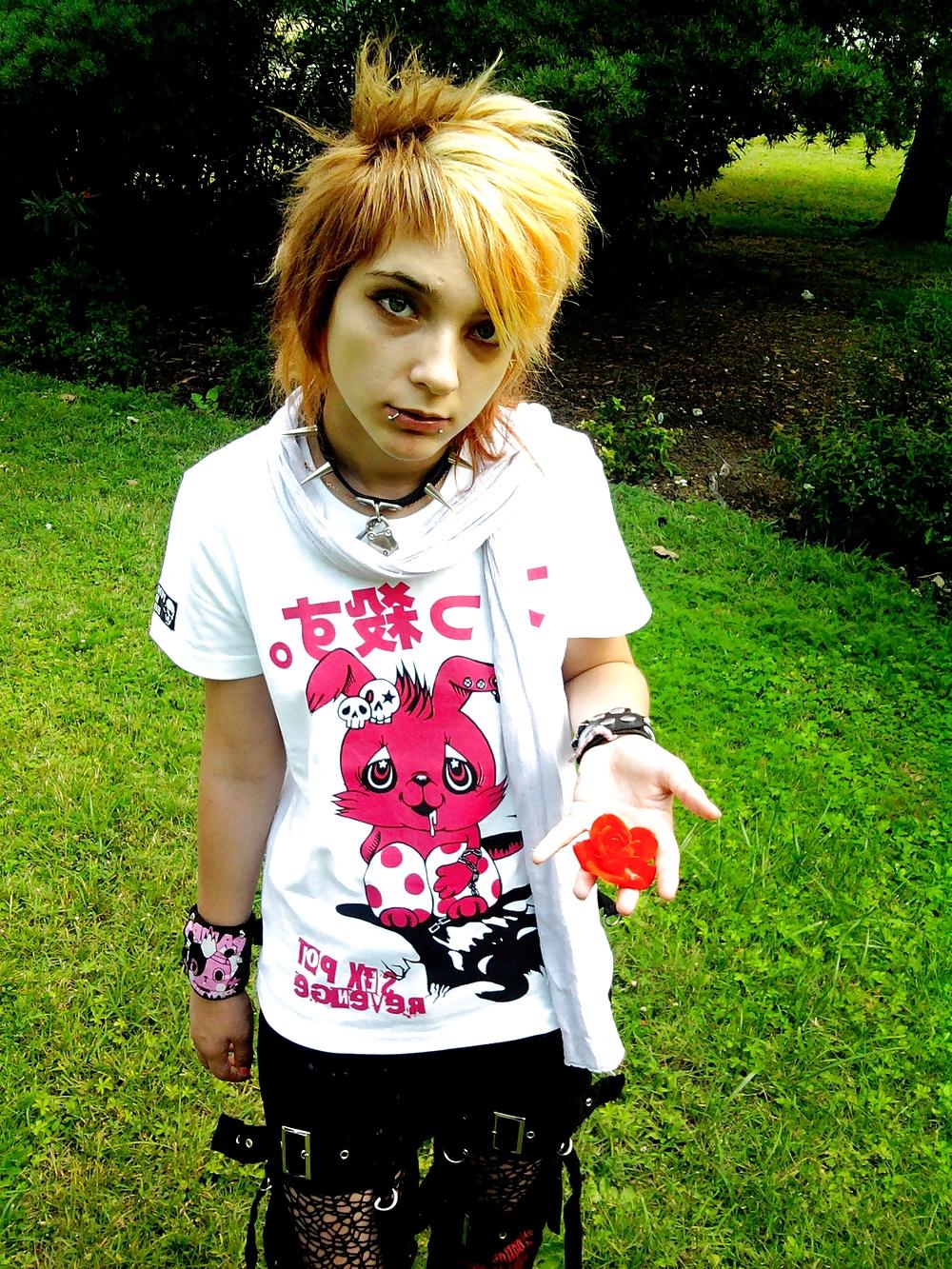 25P Lawrence - Really cute french trap !