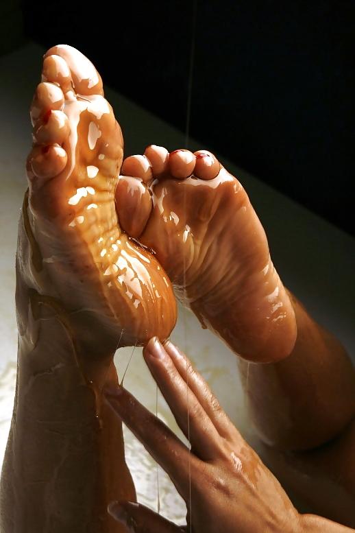 25P Feet 3
