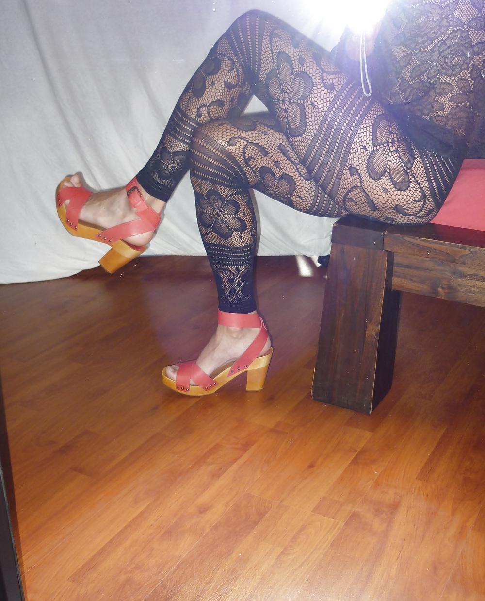10P Feet and shoes...