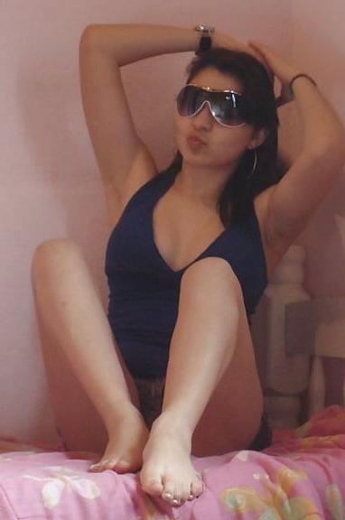 25P Feet, soles and high heels