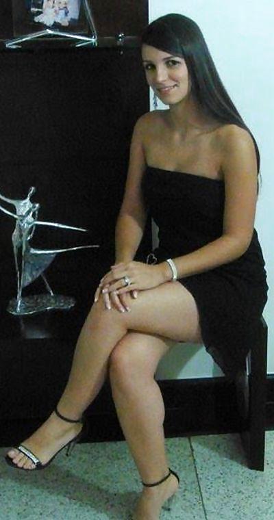 25P Feet, soles and high heels