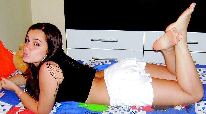 25P Feet, soles and high heels