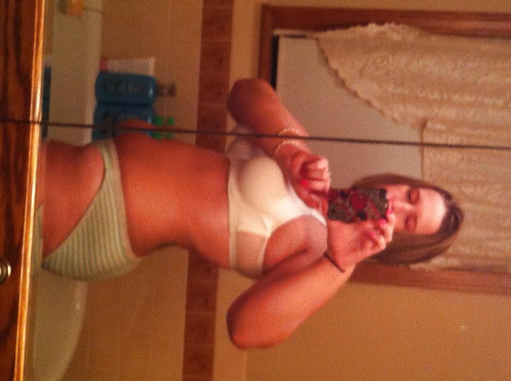 25P Cute Curvy Amateur 2