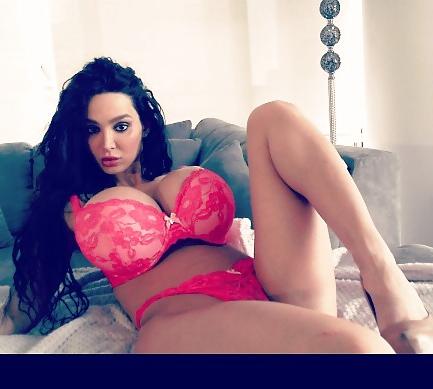 25P Amy: Fake Tit Goddess!