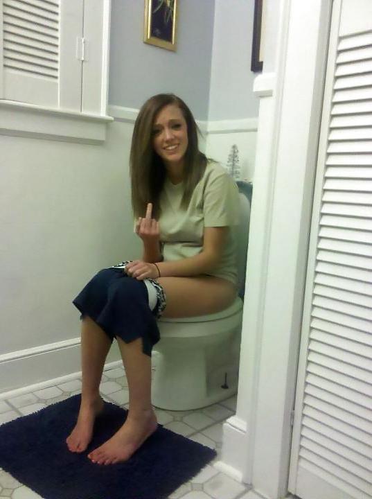 5P Toilet girls