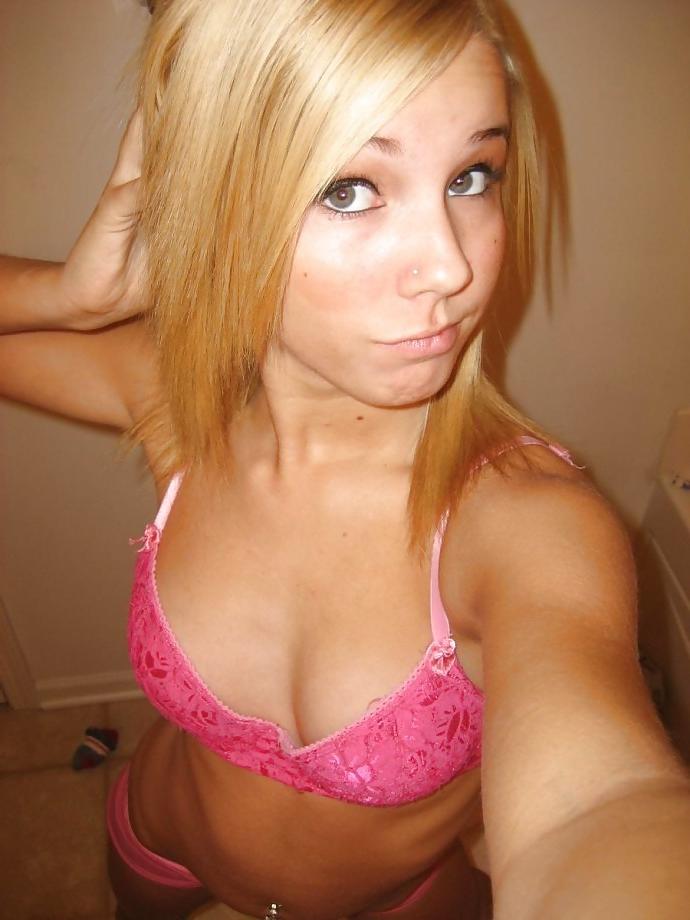 25P Cute Homemade Selfshot Teen