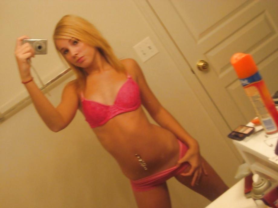 25P Cute Homemade Selfshot Teen