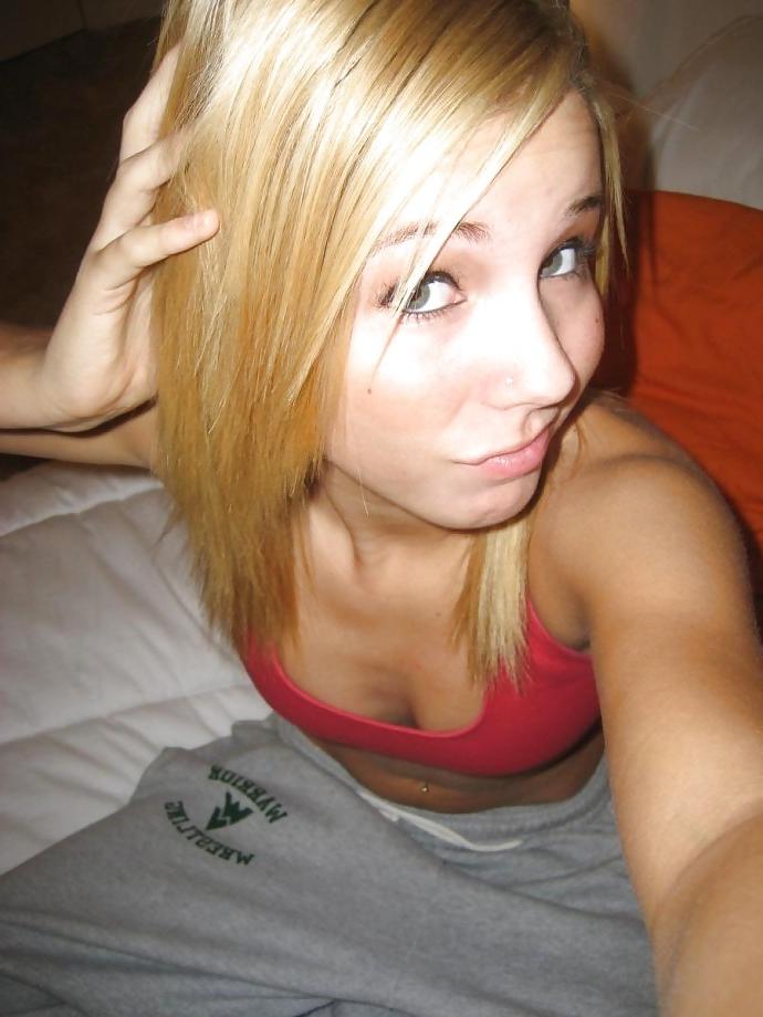 25P Cute Homemade Selfshot Teen