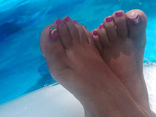 19P feet and toes