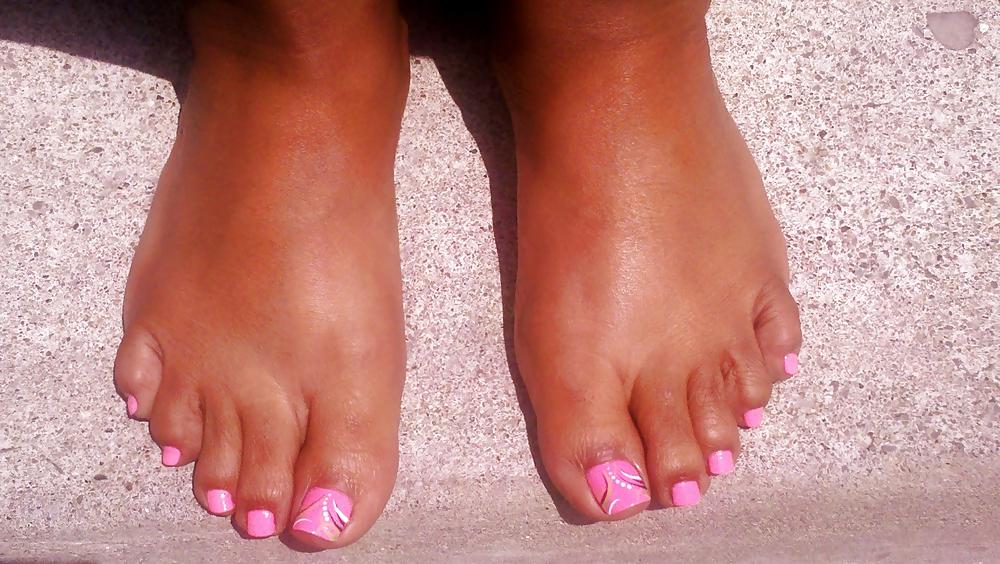 19P feet and toes