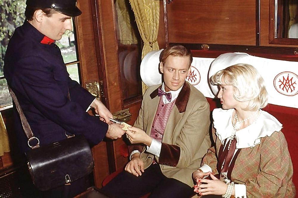 22P Sex in train.