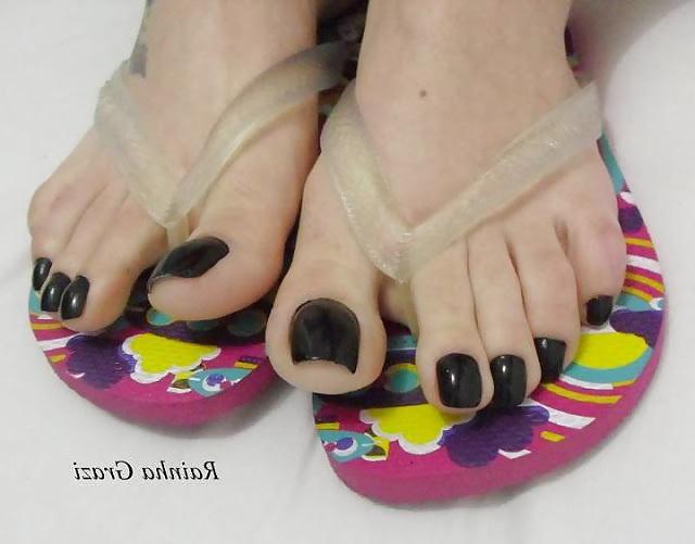25P Deusa Grazi sexy toes