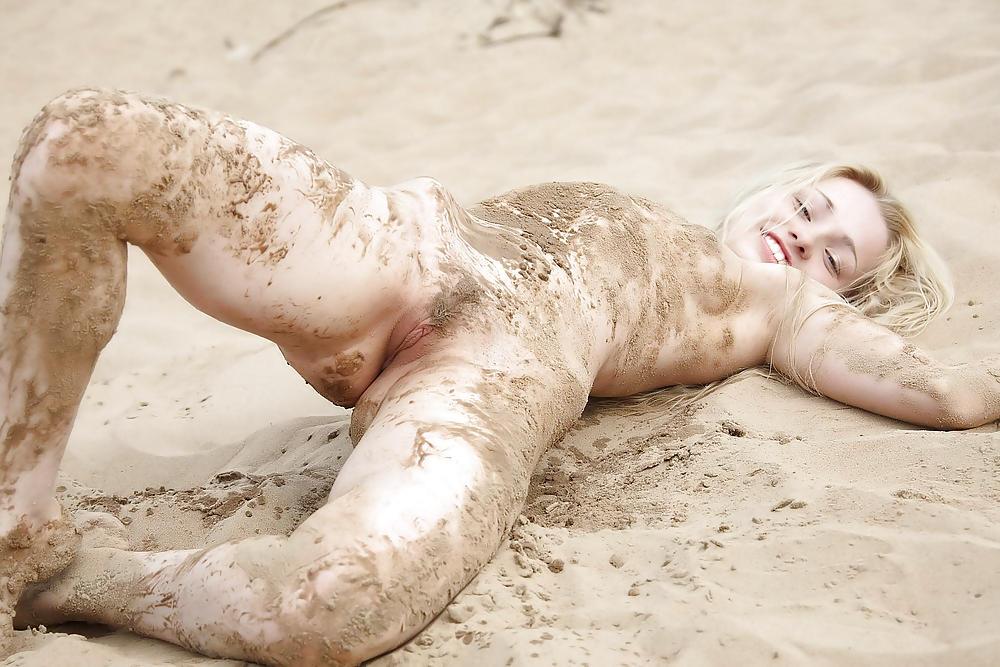 23P Nude Beach Goddess