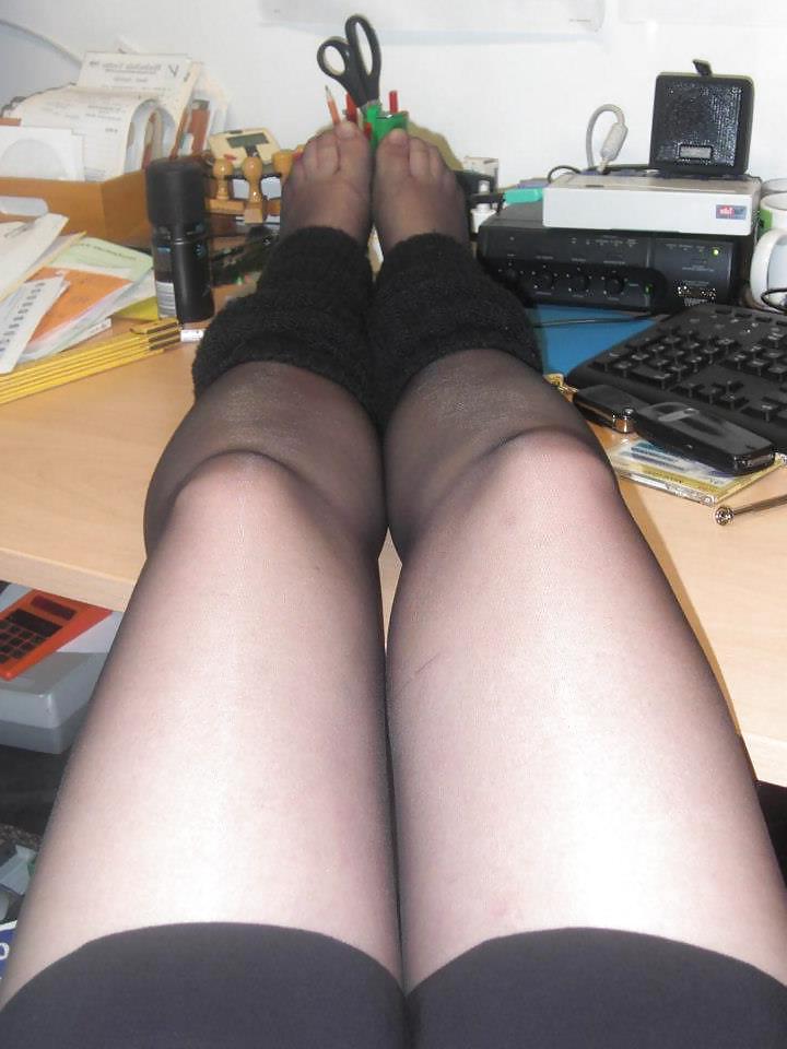 25P German Chubby in Nylons