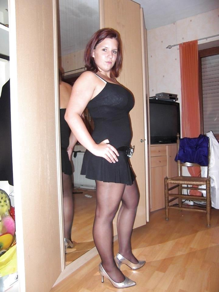25P German Chubby in Nylons