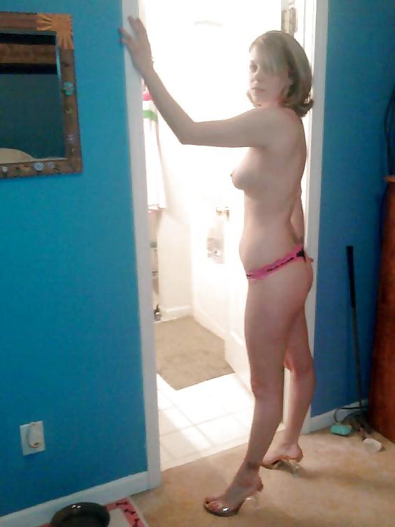 25P Hot British non-nude women....