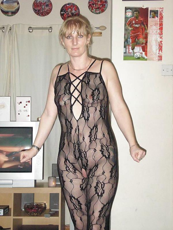 9P Tattooed British Mature Blonde 