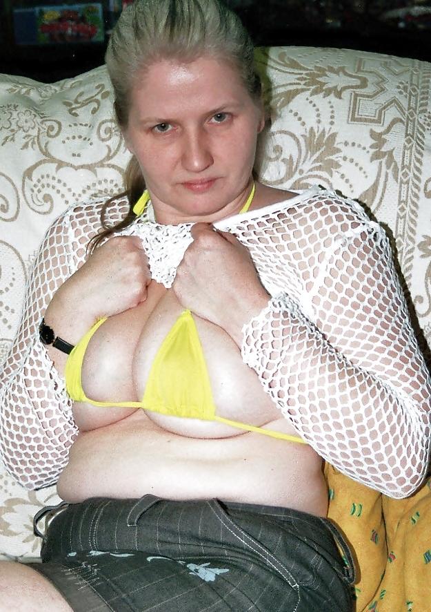 12P ASLUT - Bitch Nice Tits In Yellow Bikini & White Netshirt 3