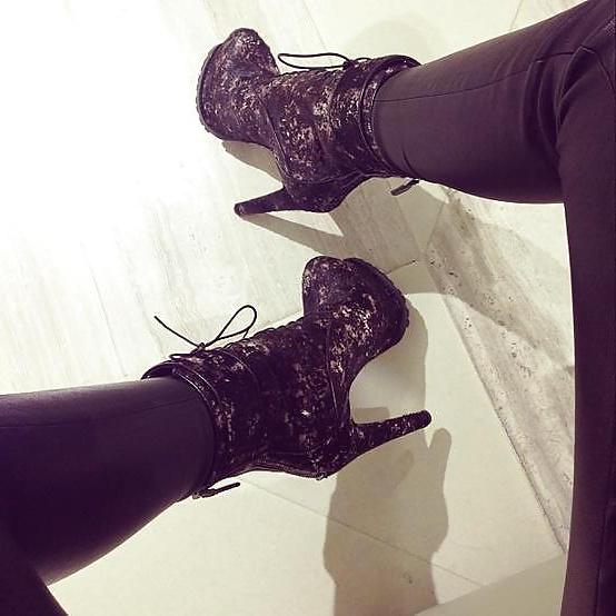 25P Feet and Heel Fetish 15
