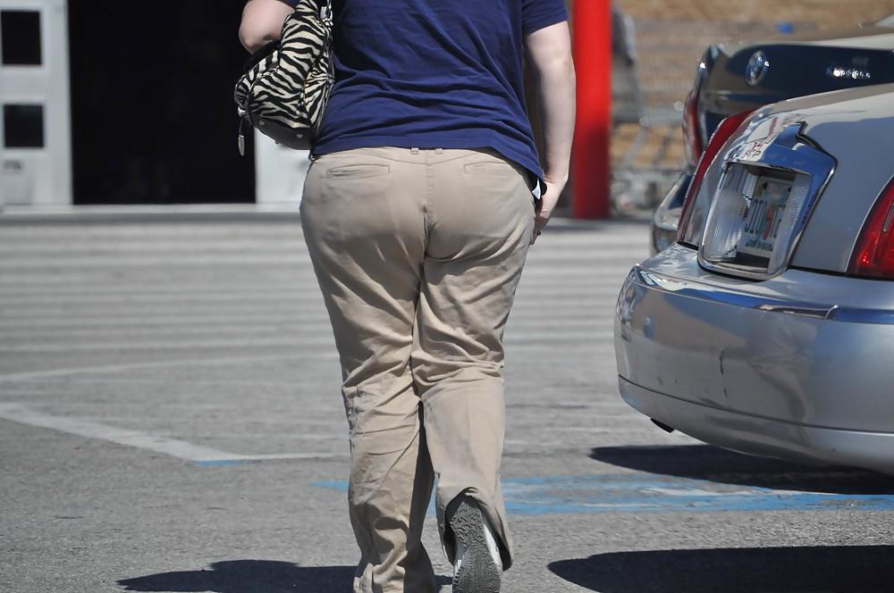 9P Chunky MILF Ass