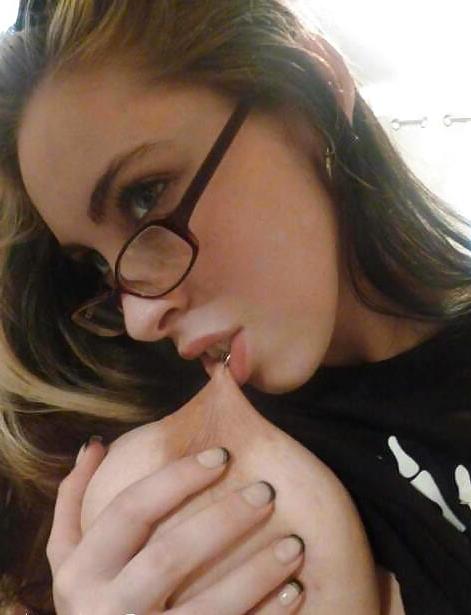 25P With Glasses V