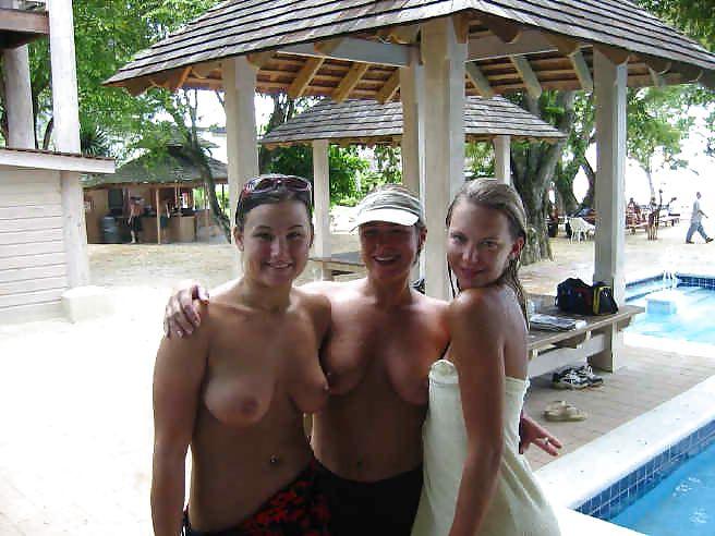 25P Amateur Topless 17