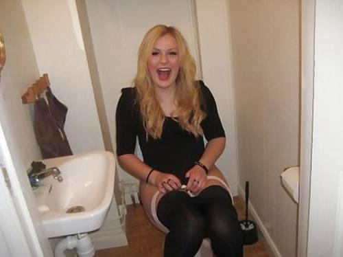 25P Toilet Girls 