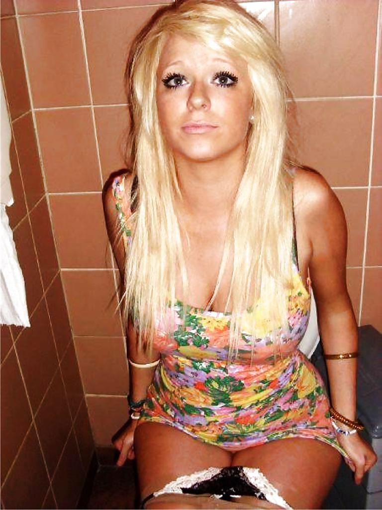 25P Toilet Girls 