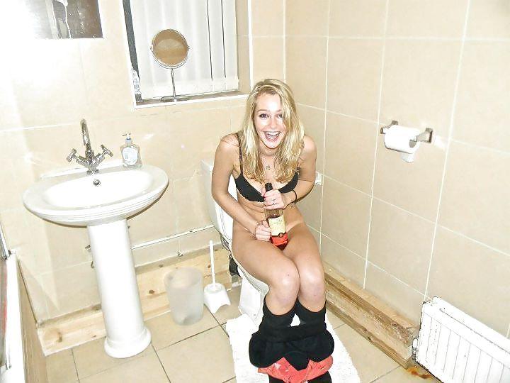 25P Toilet Girls 