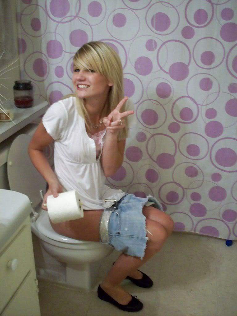 25P Toilet Girls 