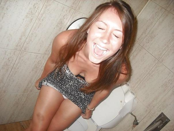 25P Facebook teens on toilet
