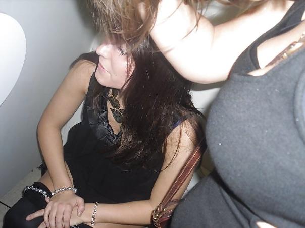 25P Facebook teens on toilet