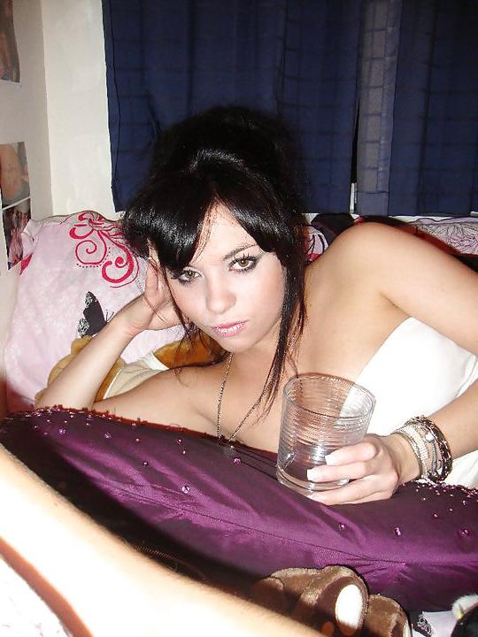 25P Facebook teens on toilet