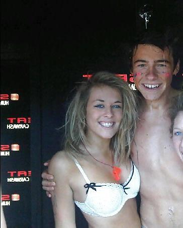 25P Facebook teens on toilet