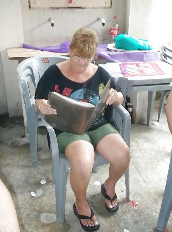 25P Mature feet from FB
