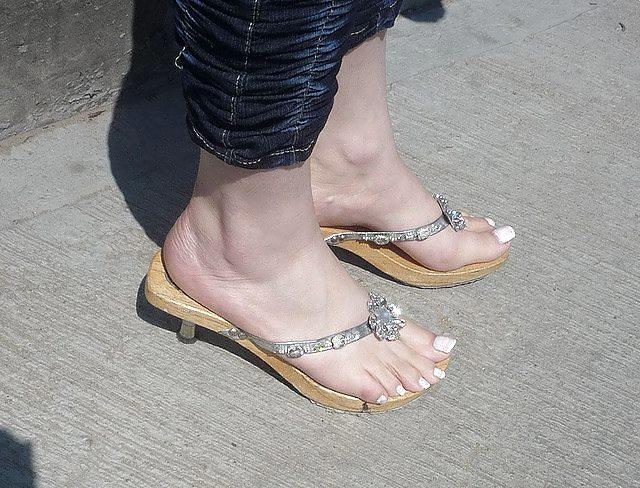 25P Mature feet from FB