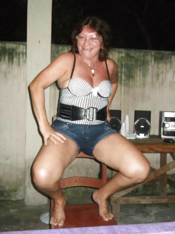 25P Mature feet from FB