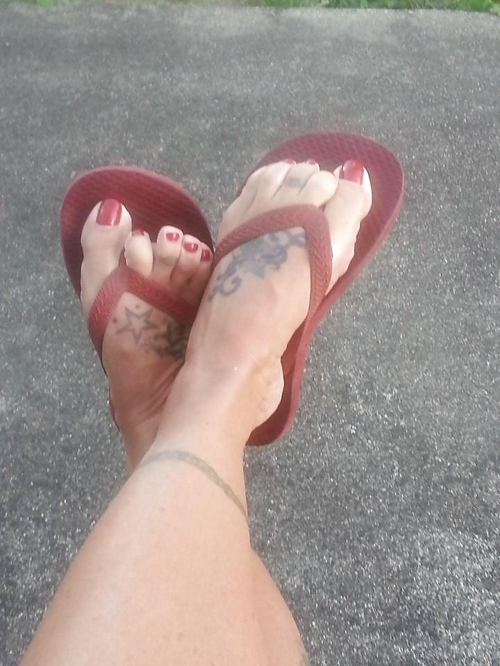 25P Mature feet from FB
