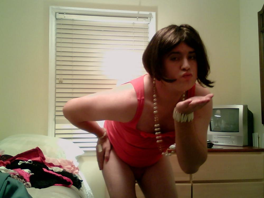 8P Girly bitch