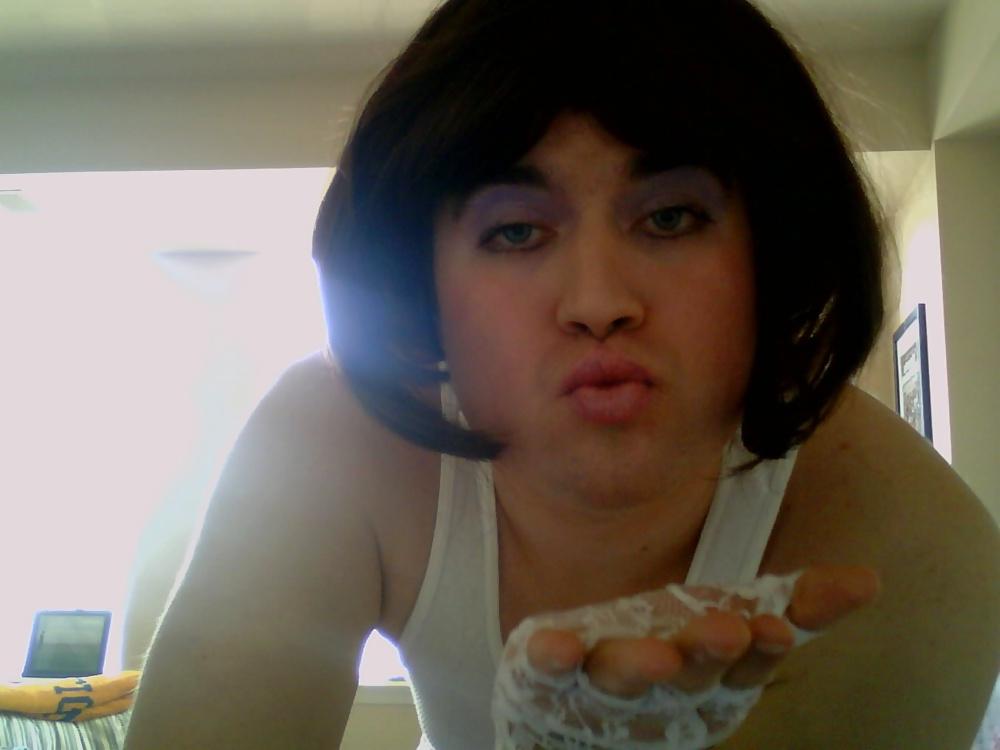 8P Girly bitch