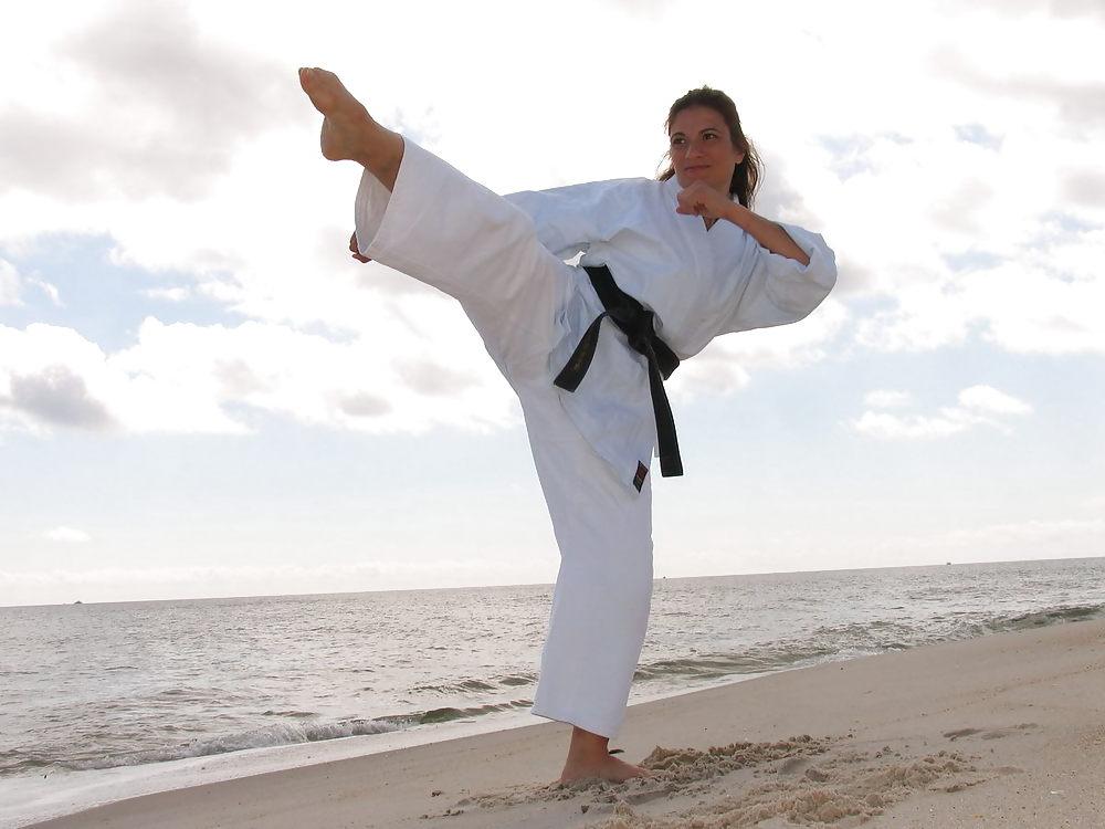 25P Female Martial Arts fetish!! :D