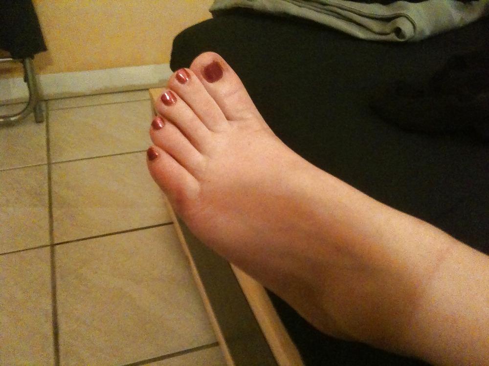19P Feet & heels of my wife