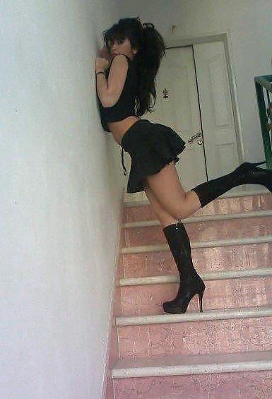 25P Persian hot feet