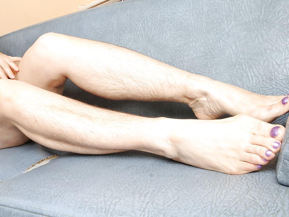 25P Mature hairy feet