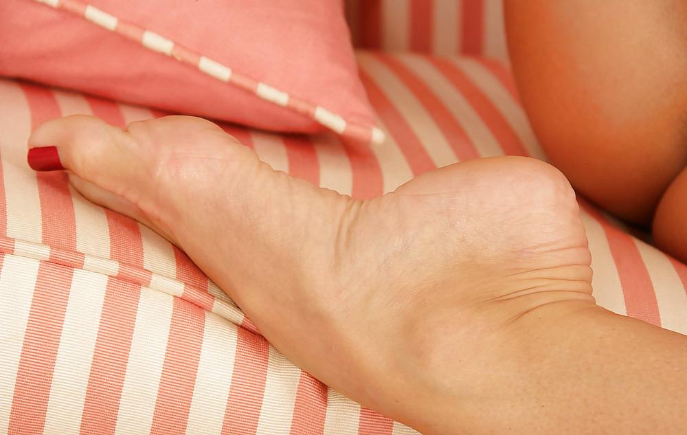 10P Favorite color on the fingers pretty feet 4