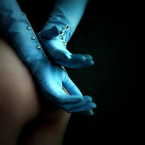 25P Gloves charming...