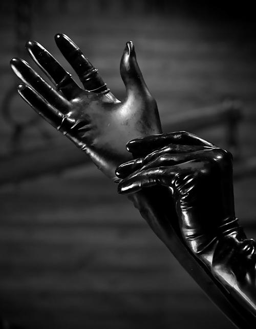 25P Gloves charming...