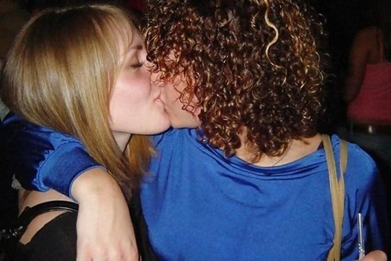 22P Girl Tongue Love