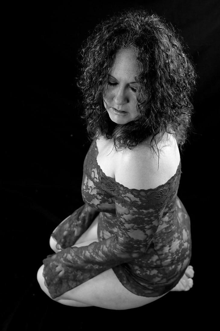 10P Artistic submissive pictures