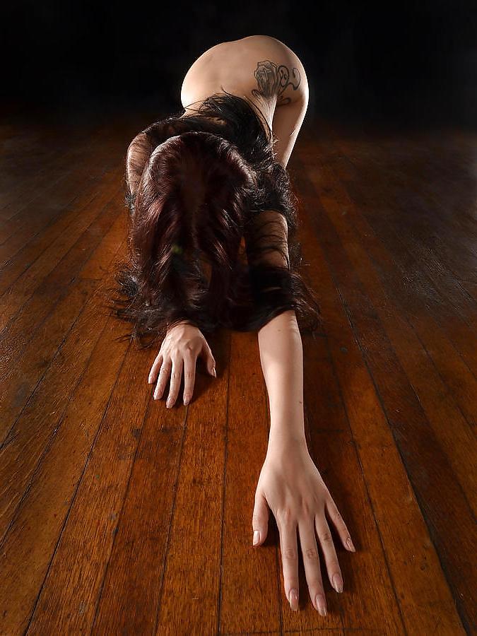 10P Artistic submissive pictures